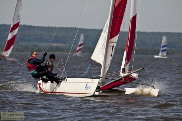 toz048